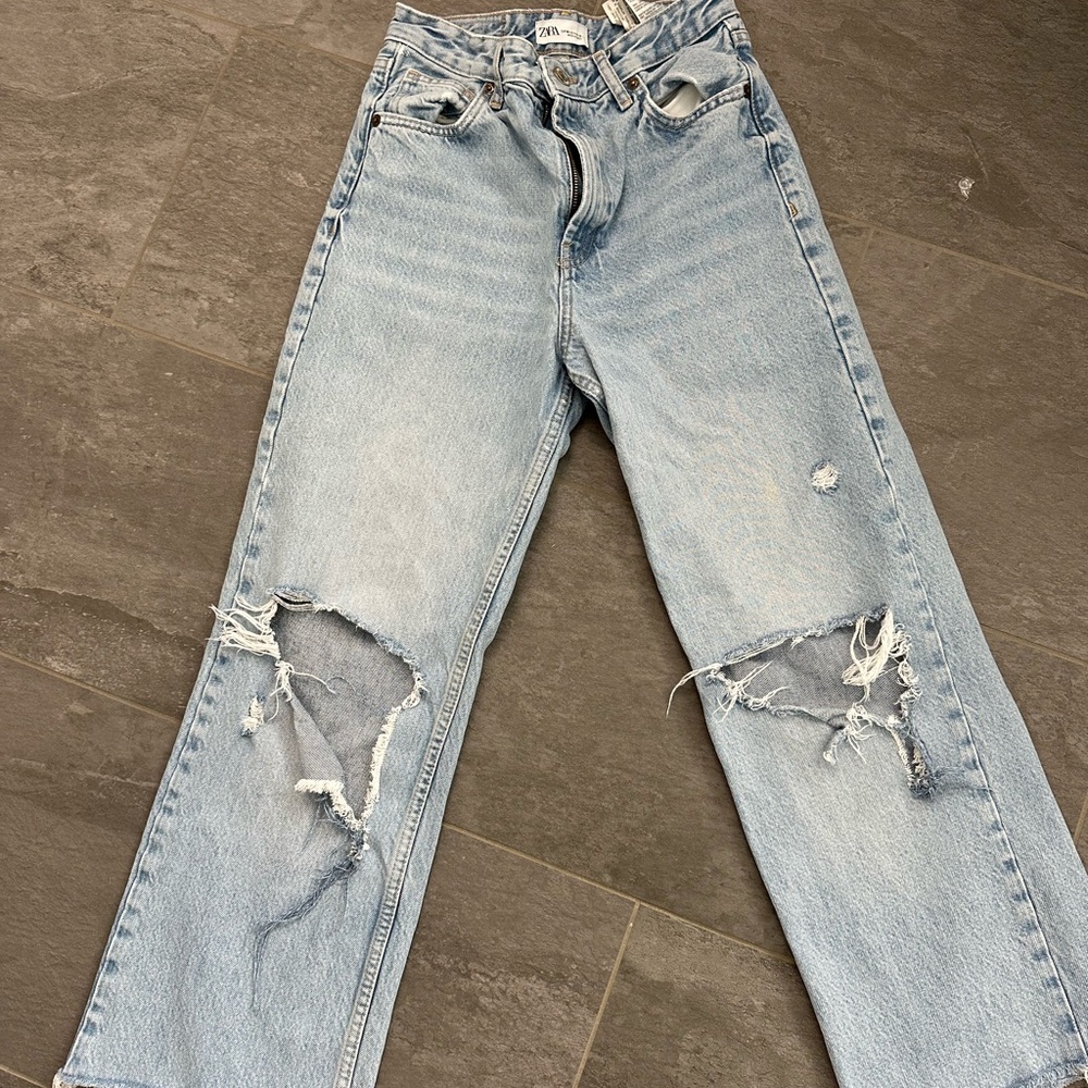 Women’s ZARA Distressed wide leg Jeans- NEW - Size 4
